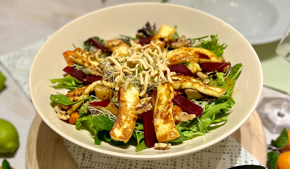 Honey-glazed halloumi and roast vege salad